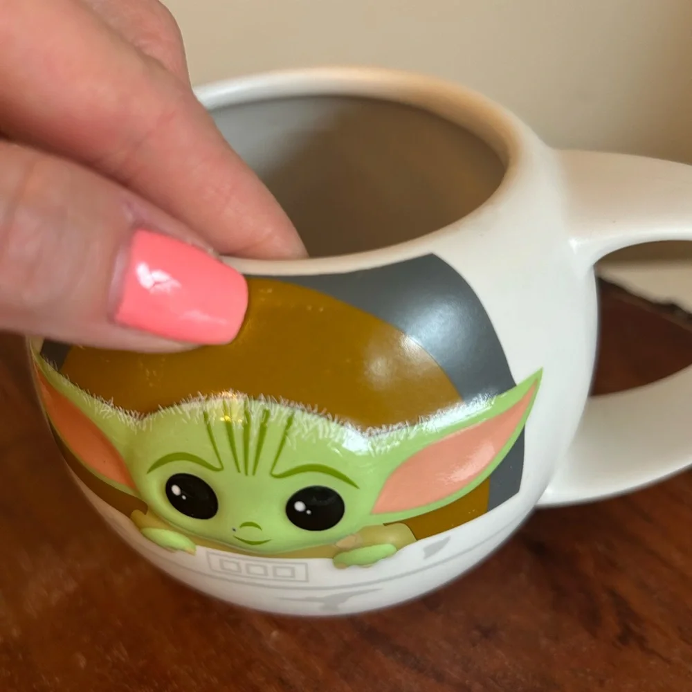 Disney Park Star Wars Mandalorian The Child Mug Cup Baby Yoda 18oz Hot Cup‎
